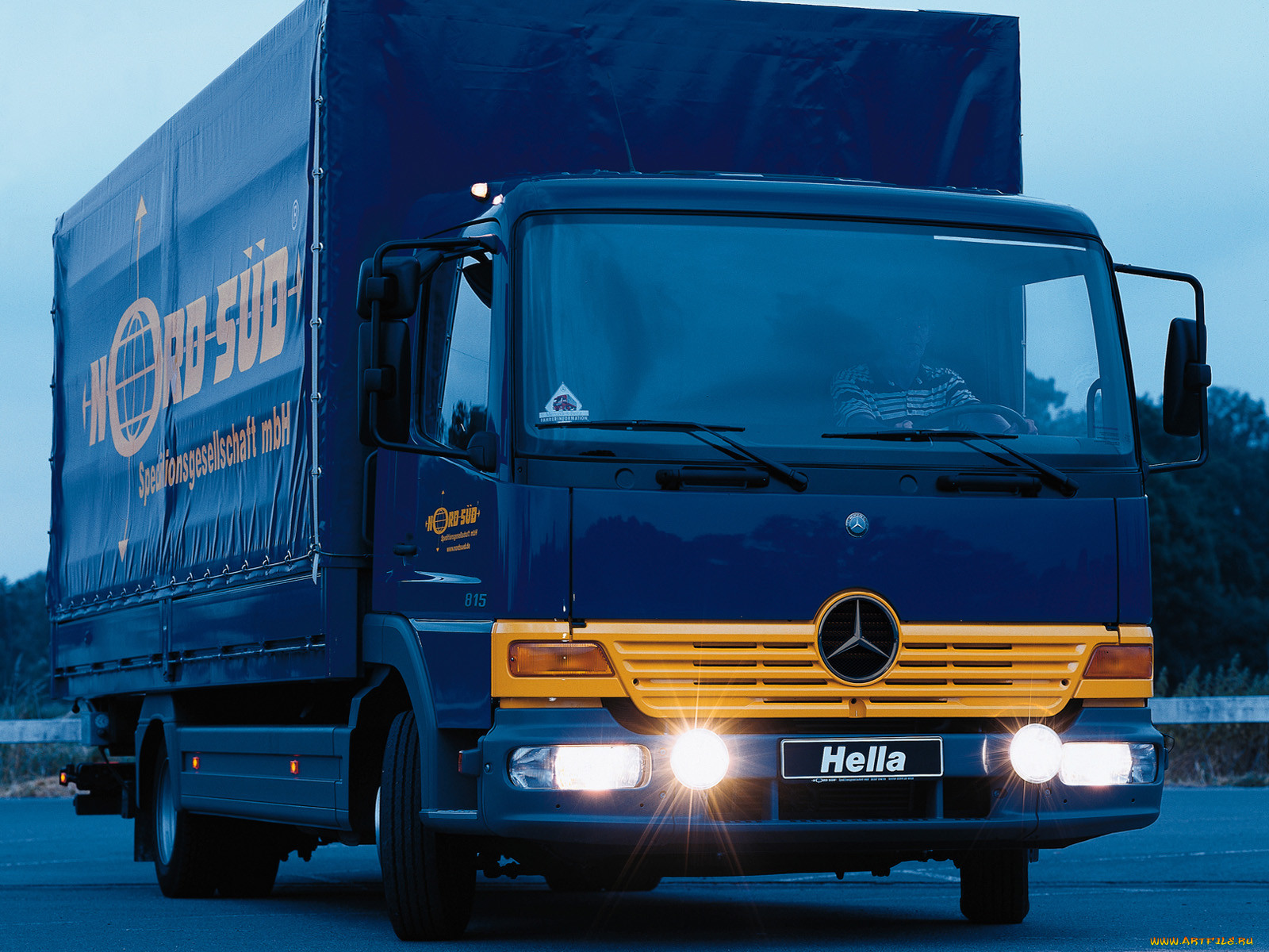 , mercedes, trucks